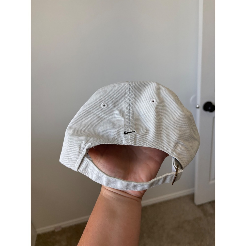 Vintage Nike Hat – White with Yellow & Black Details – Adult Size - Picture 3 of 5